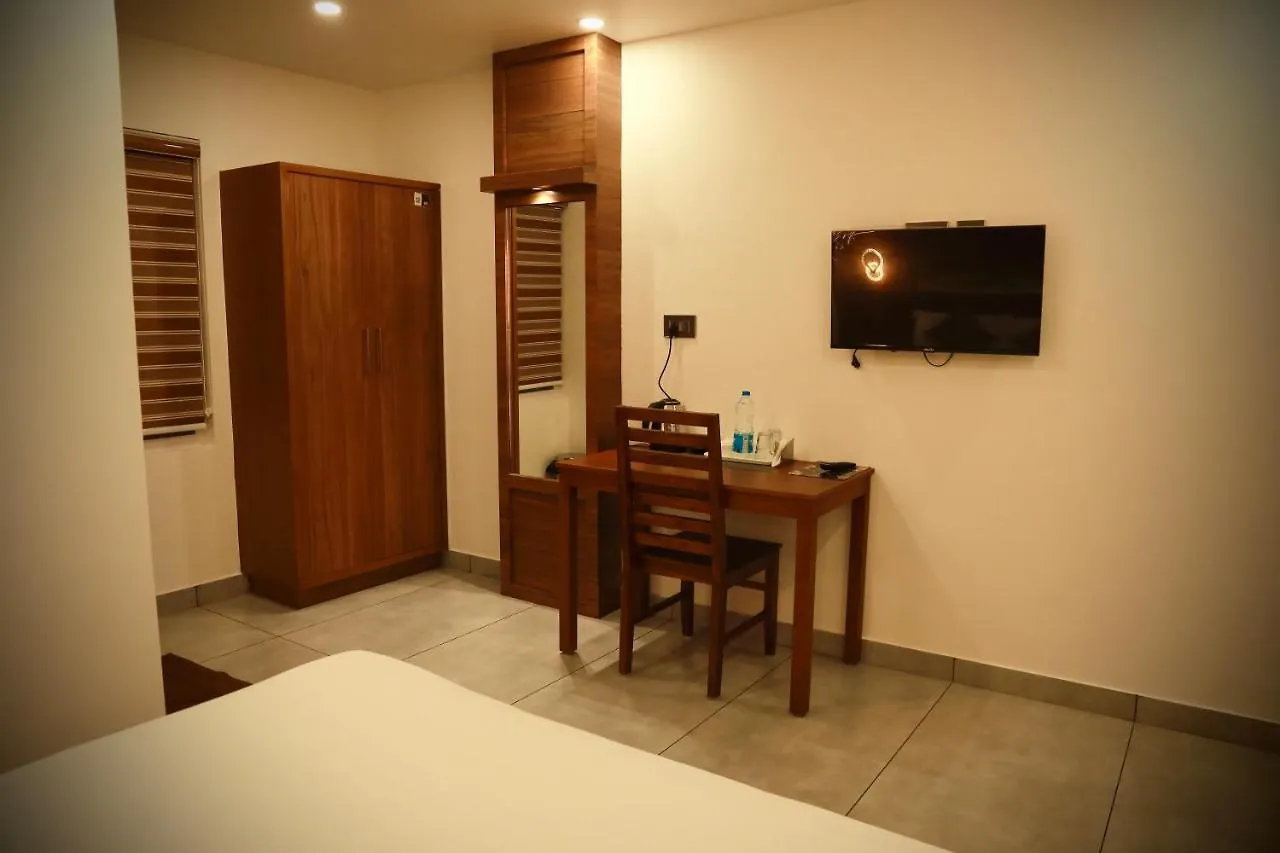 Silverstone Inn Nedumbassery Hotel