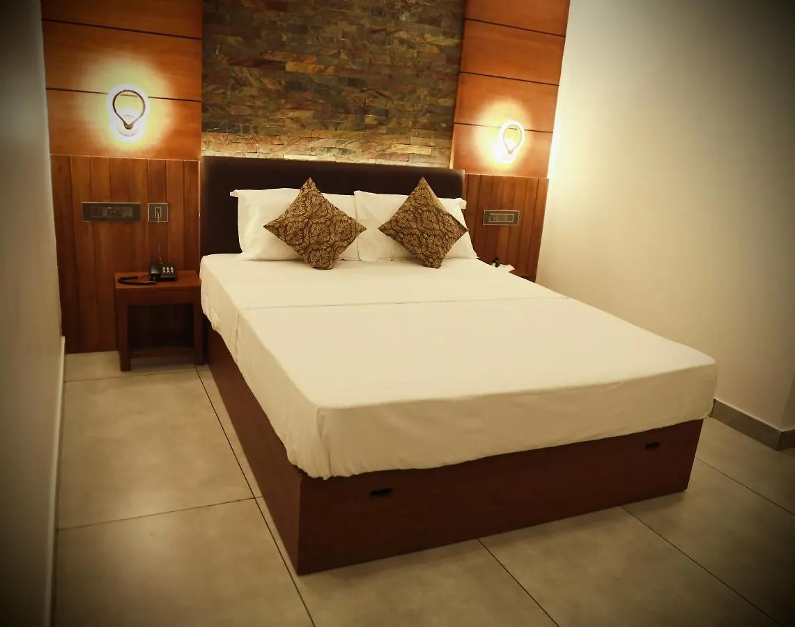 Hotel Silverstone Inn Nedumbassery