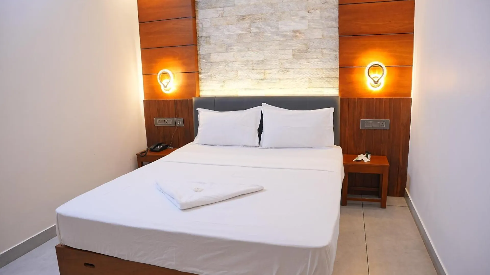 Silverstone Inn Nedumbassery Hotel
