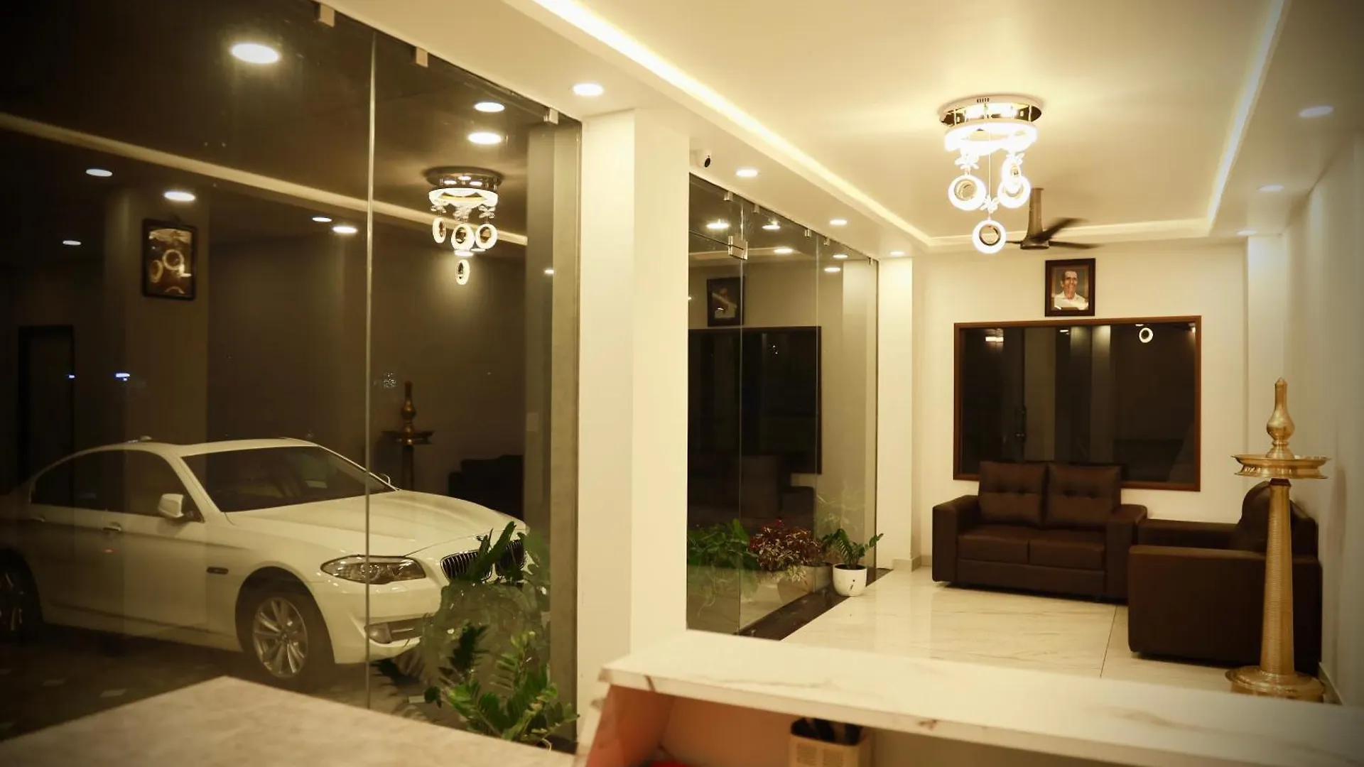 Hotel Silverstone Inn Nedumbassery