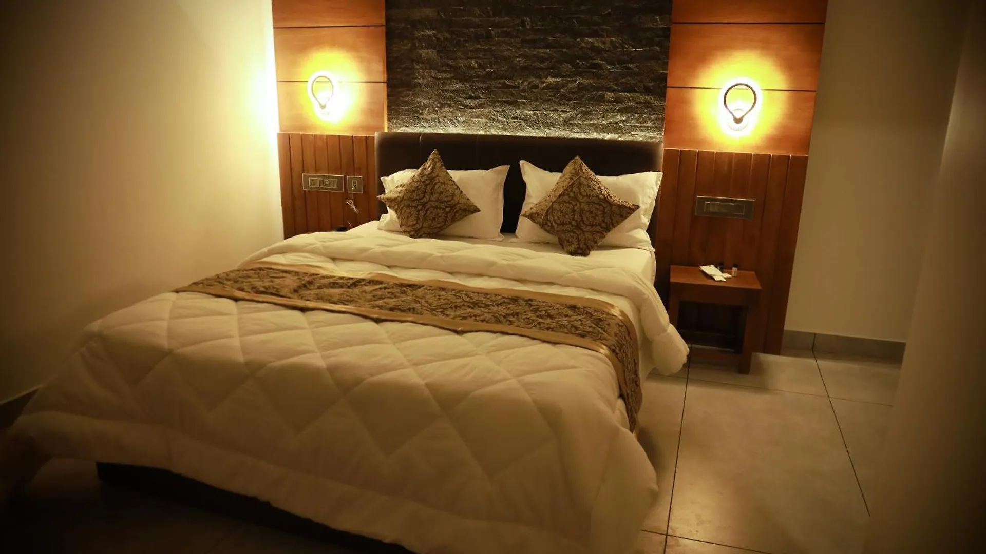 Silverstone Inn Nedumbassery Hotel